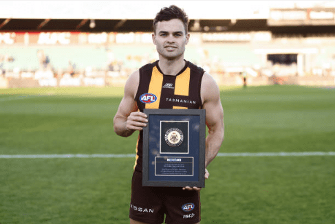 Karl Amon awarded the Silk-Miller Memorial Medal - Photo Michael Willson via AFL Photos